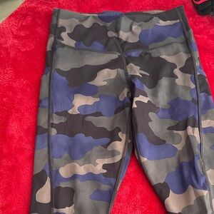 Athleta Black, Gray & Blue Camo Ultimate Stash 7/8 Tights